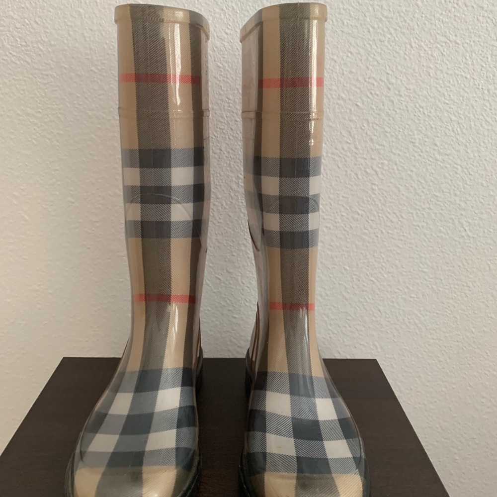 Burberry Rain Boots Authentic